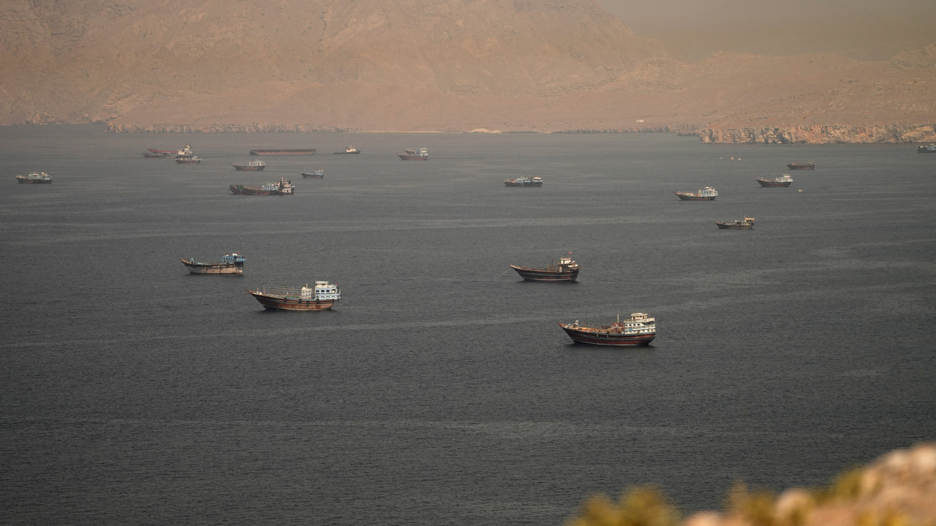 Iran Beri Pertimbangan Khusus Bagi Kapal China Yang Lintasi Selat Hormuz