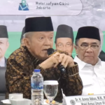 Wakil Ketua Umum MUI, Buya Anwar Abbas, mengaitkan kepercayaan publik terhadap perbankan dengan risiko penarikan dana secara massal atau rush money. (Dok. Mui.or.id)