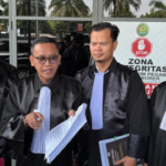 Tim kuasa hukum Nikita Mirzani di memberikan keterangan pers di Pengadilan Negeri Jakarta Selatan pada Rabu (15/7). Foto: Aprilandika Pratama/kumparan