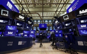 Warsh Tegaskan Perang Melawan Inflasi, Wall Street Ditutup Melemah